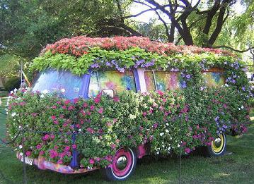 VW Bus - garden accents
